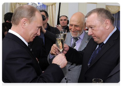 Vladimir Putin, TV show host Nikolai Drozdov and Lieutenant General and Hero of Russia, a politician and public activist Vladimir Shamanov