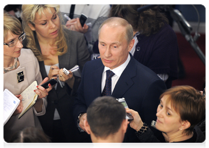 Prime Minister Vladimir Putin wishes female members of the government press pool and all Russian women a happy upcoming holiday, and answers questions