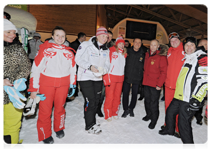 Накануне поздно вечером на горнолыжном курорте Красная Поляна состоялась встреча Д.А.Медведева и В.В.Путина с бывшим премьер-министром Италии Сильвио Берлускони