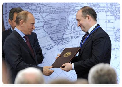 Prime Minister Vladimir Putin awarded grants of the Russian Geographic Society at the meeting