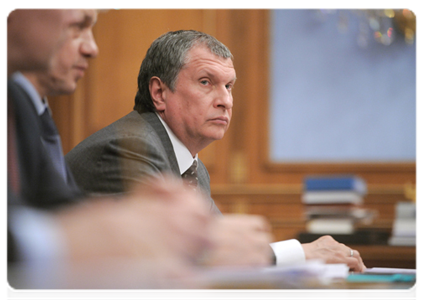 Deputy Prime Minister Igor Sechin at a meeting on promoting the development of the continental shelf