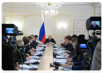 Prime Minister Vladimir Putin holds a meeting on achieving the goals set in his election campaign article “Democracy and the Quality of the State”