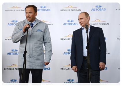 Prime Minister Vladimir Putin and AvtoVAZ President Igor Komarov