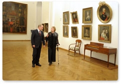 Председатель Правительства Российской Федерации В.В.Путин посетил Саратовский государственный художественный музей им. А.Н.Радищева