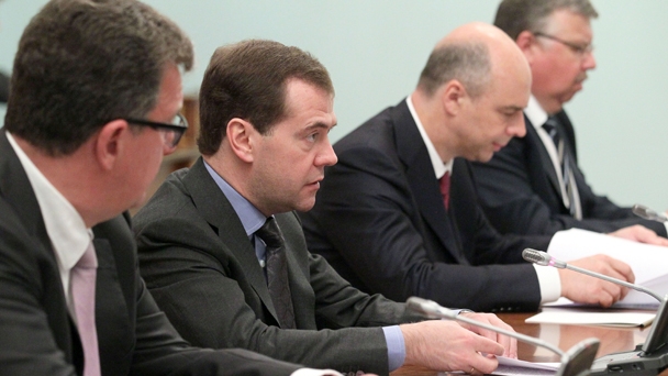 Переговоры Председателя Правительства Российской Федерации Д.А.Медведева и Президента Киргизии А.Ш.Атамбаева продолжились в расширенном составе с участием делегаций