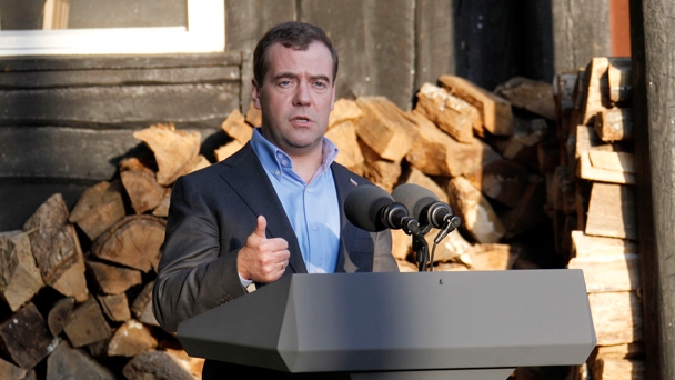 Председатель Правительства Российской Федерации Дмитрий Медведев провёл пресс-конференцию для представителей российских СМИ  по итогам встречи глав государств и правительств «Группы восьми» в Кэмп-Дэвиде