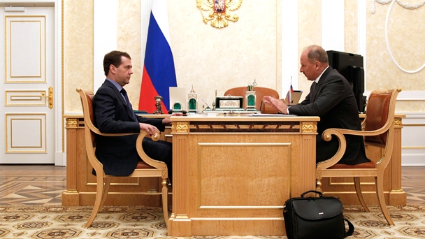 Prime Minister Dmitry Medvedev at a meeting with Vnesheconombank Chairman Vladimir Dmitriyev