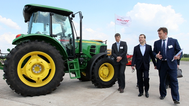 Prime Minister Dmitry Medvedev visits Kotlyakovo livestock farm