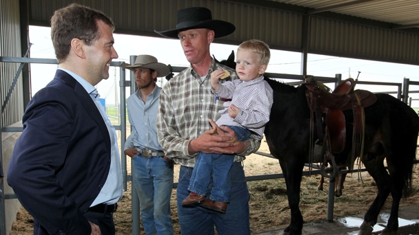 Following a meeting on the future of livestock farming, Prime Minister Dmitry Medvedev spoke with US cowboys employed at Kotlyakovo Farm