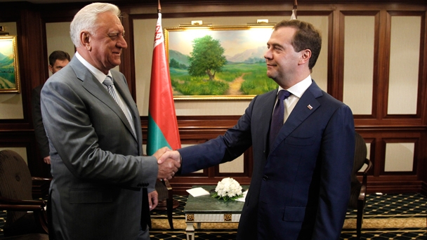 Prime Minister Dmitry Medvedev holds talks with Belarusian Prime Minister Mikhail Myasnikovich