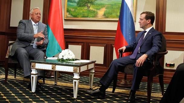 Prime Minister Dmitry Medvedev holds talks with Belarusian Prime Minister Mikhail Myasnikovich