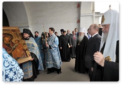 Председатель Правительства Российской Федерации В.В.Путин принял участие в церемонии передачи Новодевичьему монастырю древнейшего списка Иверской иконы Божией Матери