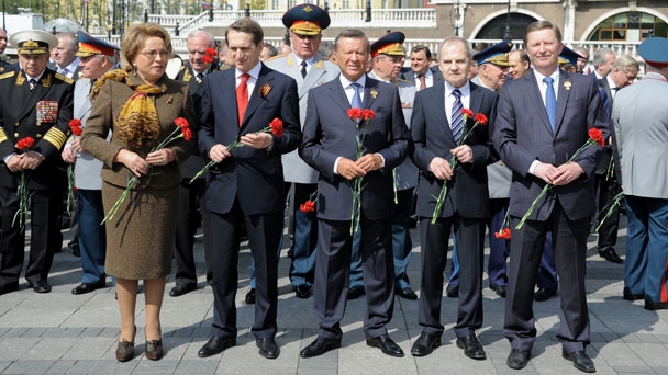 Wreath-laying ceremony at the Tomb of the Unknown Soldier at the Kremlin Wall in Alexander Garden