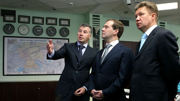 Prime Minister Dmitry Medvedev visits Gazprom Mezhregiongaz and tests its dispatcher service