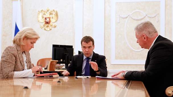 Prime Minister Dmitry Medvedev at a meeting with Deputy Prime Minister Olga Golodets and Chairman of the Federation of Independent Trade Unions Mikhail Shmakov
