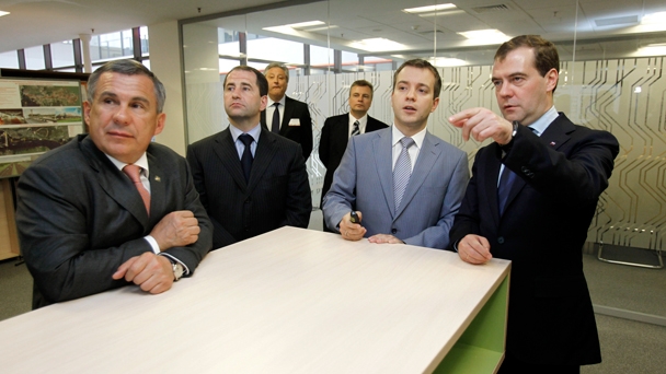 Председатель Правительства Российской Федерации Д.А.Медведев посетил казанский технопарк, где ему показали, как рождаются высокотехнологичные проекты, в том числе Иннополис – город-спутник Казани