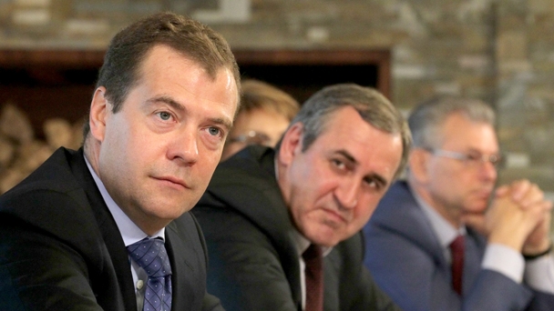 Prime Minister Dmitry Medvedev at a meeting with the leaders of the United Russia Party