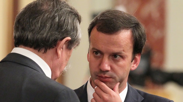 Deputy Prime Minister Arkady Dvorkovich and Deputy Chief of the Government Staff – Head of the Secretariat of the Prime Minister Mikhail Trinoga before the government meeting