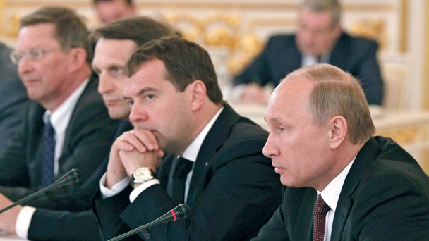 Президент Российской Федерации В.В.Путин и Председатель Правительства Российской Федерации Д.А.Медведев на заседании Государственного совета Российской Федерации