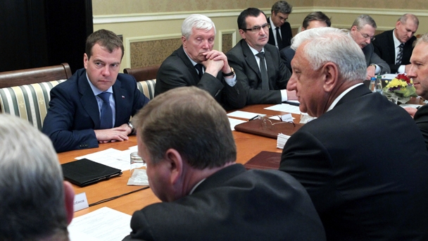Prime Minister Dmitry Medvedev holds talks with Belarusian Prime Minister Mikhail Myasnikovich in an expanded format