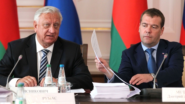 Prime Minister Dmitry Medvedev and Belarusian Prime Minister Mikhail Myasnikovich