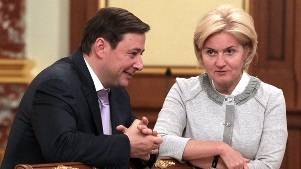 Presidential Plenipotentiary Envoy to the North Caucasus Federal District Alexander Khloponin and Deputy Prime Minister Olga Golodets before a meeting of the Government of the Russian Federation