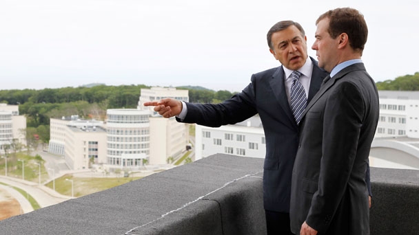 Prime Minister Dmitry Medvedev with President of Crocus Group Aras Agalarov