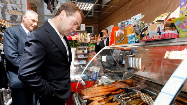 Председатель Правительства Российской Федерации Д.А.Медведев посетил магазин «Приморье»