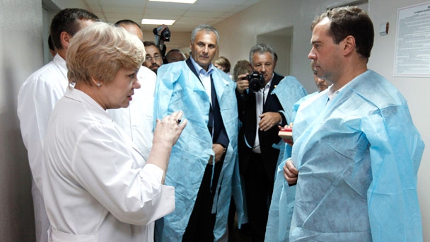 Prime Minister Dmitry Medvedev visits South Kuril Central District Hospital