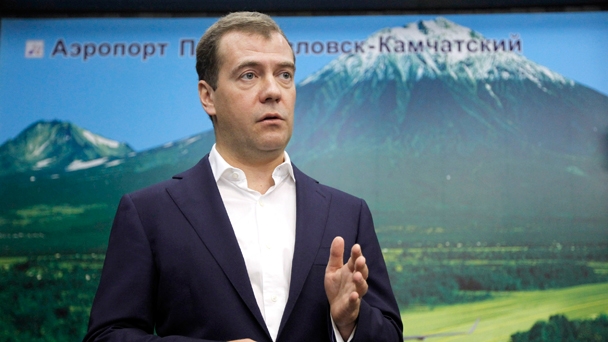 Ending his visit to the Far East, Prime Minister Dmitry Medvedev talks with the media