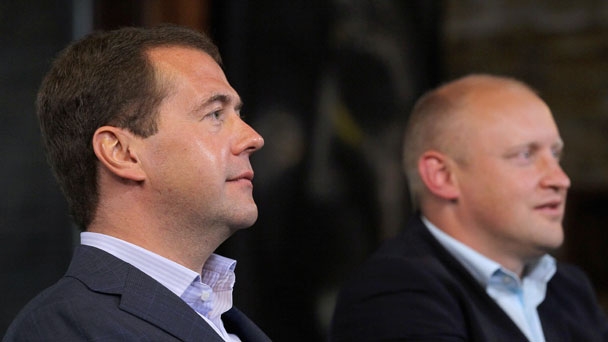 Prime Minister Dmitry Medvedev and head of the Federal Agency for Youth Affairs Sergei Belokonev
