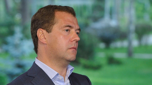 Prime Minister Dmitry Medvedev holds a video conference with members of the Young Guards of United Russia national public organisation and activists from the Gvardeisk 2012 federal education camp