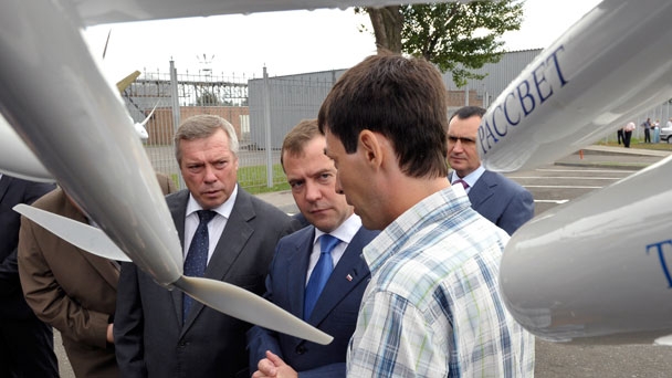 Prime Minister Dmitry Medvedev examines samples of agricultural machinery