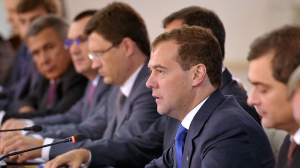 Prime Minister Dmitry Medvedev chairs a meeting on innovative development in the agro-industrial complex and the fuel and energy industry