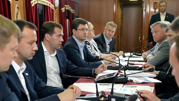 Председатель Правительства Российской Федерации Д.А.Медведев провёл в поезде по пути из Омска в Томск совещание по вопросу долгосрочной тарифной политики на железнодорожном транспорте