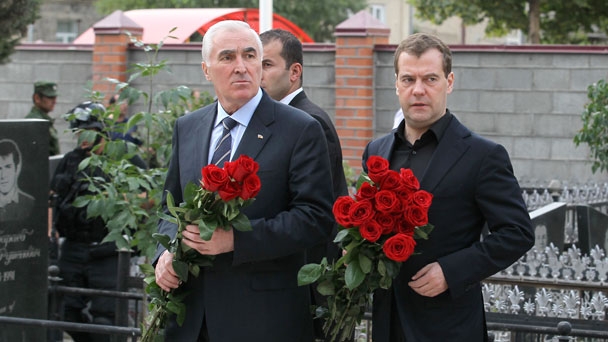 Prime Minister Dmitry Medvedev honours the memory of those killed in the first Georgia-Ossetia war of 1989-1992