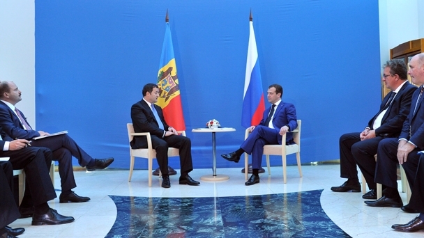 Prime Minister Dmitry Medvedev at a meeting with his Moldovan counterpart Vladimir Filat in Yalta