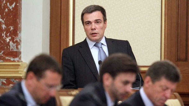 Deputy Minister of Economic Development Oleg Savelyev at government meeting