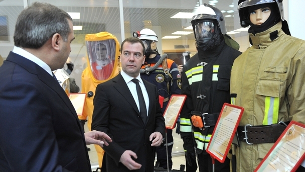 Inspection of the exhibition devoted to the results of the Russian Emergencies Ministry’s R&D projects