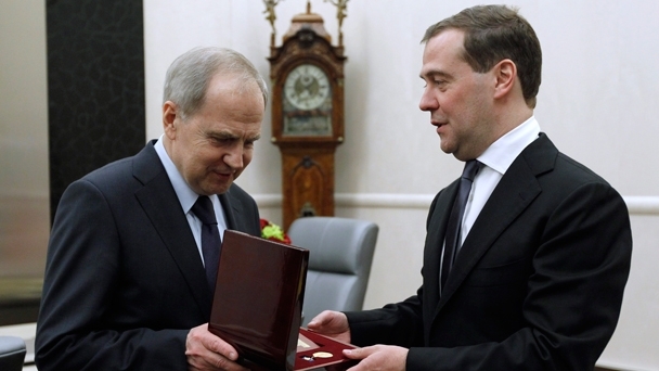 Dmitry Medvedev awards Constitutional Court Chairman Valery Zorkin with the Stolypin Medal 1st Class