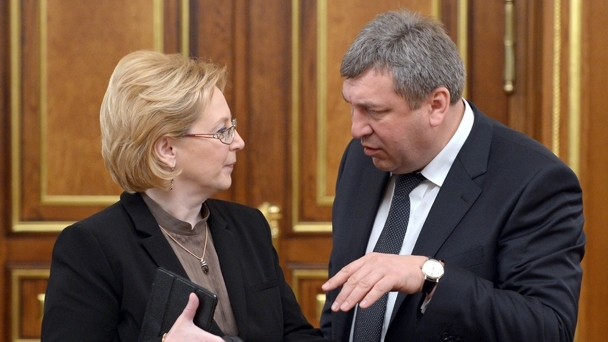 Министр здравоохранения Вероника Скворцова и Министр регионального развития Игорь Слюняев