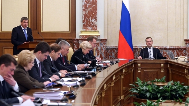 Minister of Regional Development Igor Slunyayev reports at the Government meeting