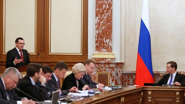 Minister of Agriculture Nikolai Fyodorov reports at the Government meeting