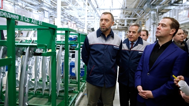 Visit to the welding shop of the Gorky Automobile Plant