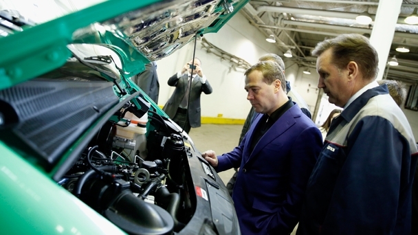 Inspection of the GAZelle NEXT during a visit to the Gorky Automobile Plant