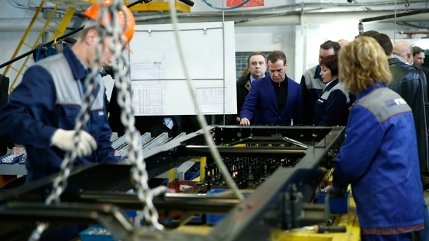Visit to the Gorky Automobile Plant