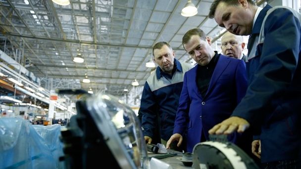 Visit to the Gorky Automobile Plant