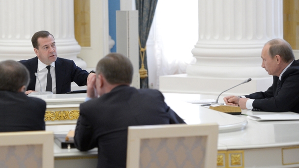 Meeting chaired by President Vladimir Putin on progress in implementing executive orders Nos. 596-606 of May 7, 2012