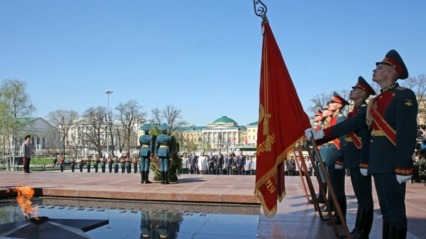 Dmitry Medvedev takes part in a wreath-laying ceremony at the Tomb of the Unknown Soldier at the Kremlin Wall