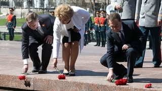 Участие в церемонии возложения венка к Могиле Неизвестного Солдата у Кремлёвской стены